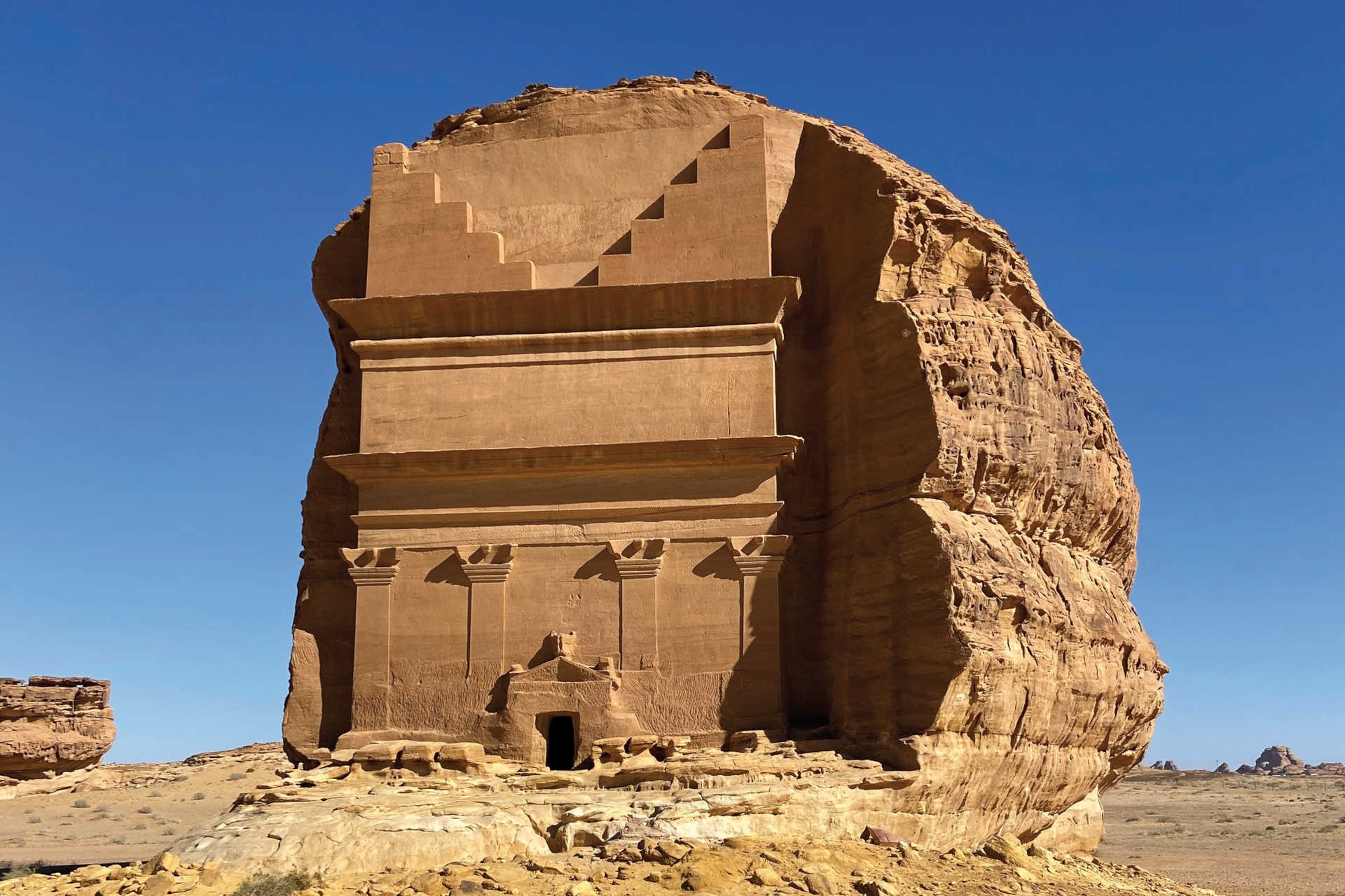 Freistehendes nabatäisches Felsengrab Qasr al-Farid in Mada'in Salih, Saudi-Arabien