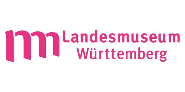 Logo des Landesmuseums Württemberg mit pinkem Schriftzug und stilisiertem m