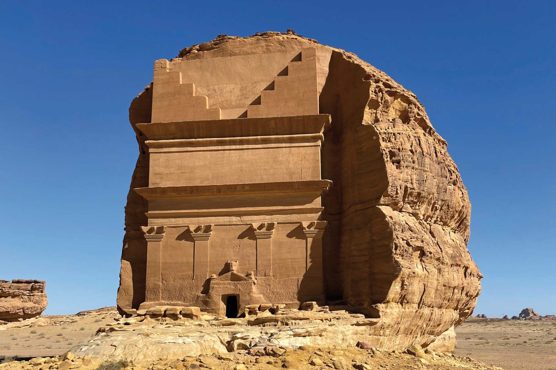 Freistehendes nabatäisches Felsengrab Qasr al-Farid in Mada'in Salih, Saudi-Arabien